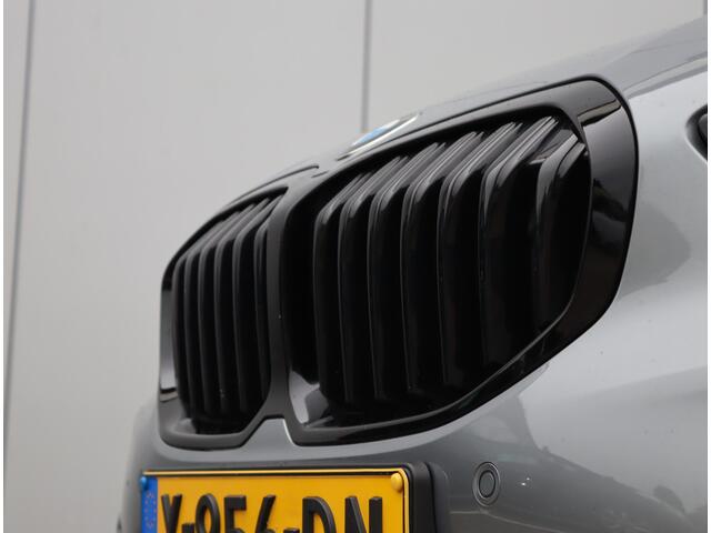 BMW 1-SERIE 120i M-sport | Head-up | Leder | Panoramadak | Camera | Org. NL