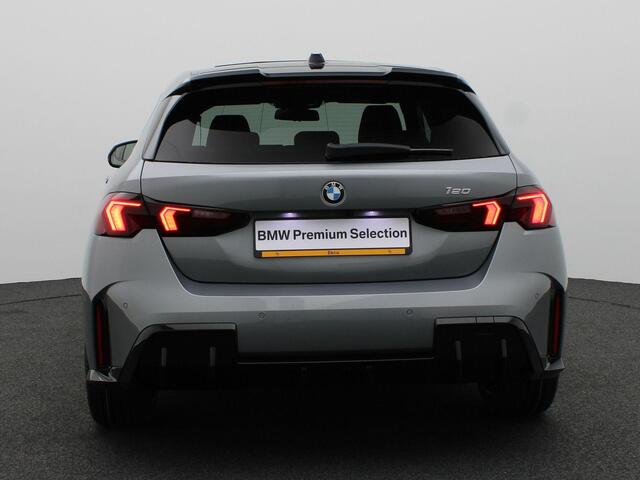 BMW 1-SERIE 120 M Sportpakket Pro | Premium Pack | Stuurwielrand Verwarmd | M Adaptief onderstel | Comfort Access | Panoramadak | Elektrisch Verstelbare Sportstoelen | Driving Assistant Plus | Harman Kardon | 18''