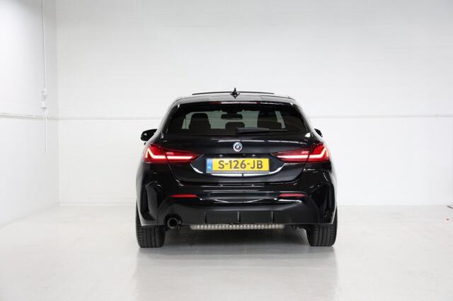 BMW 1-SERIE 118i M-Sport Aut. NAP|Pano|Stoelvw|Cam|Trekhaak|Leder