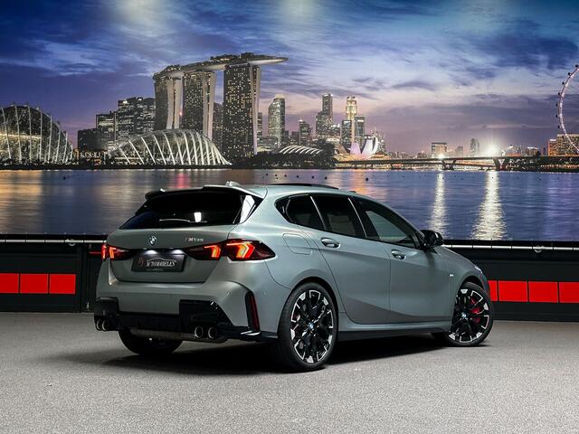 BMW 1-SERIE M135 xDrive Frozen|H/K|360|HUD|Panorama