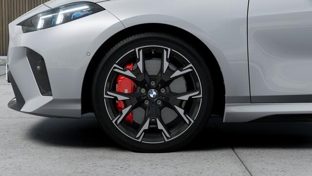 BMW 1-SERIE 120 M Sport Automaat / Panoramadak / Sportstoelen / Achteruitrijcamera / M Adaptief onderstel / Comfort Access / Adaptieve LED / Harman-Kardon / Stoelverwarming