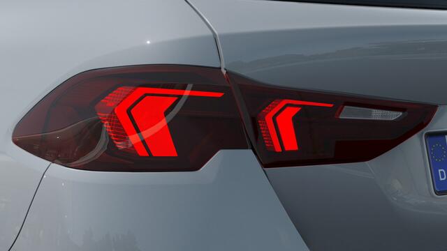 BMW 1-SERIE 120 M Sport Automaat / Panoramadak / Sportstoelen / Achteruitrijcamera / M Adaptief onderstel / Comfort Access / Adaptieve LED / Harman-Kardon / Stoelverwarming