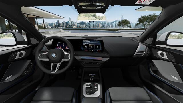 BMW 1-SERIE 120 M Sport Automaat / Panoramadak / Sportstoelen / Achteruitrijcamera / M Adaptief onderstel / Comfort Access / Adaptieve LED / Harman-Kardon / Stoelverwarming