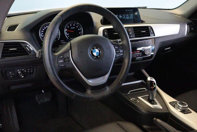 BMW 1-SERIE 118i Executive Automaat | NAVI | CLIMA | PDC ACHTER | CRUISE | LEER |