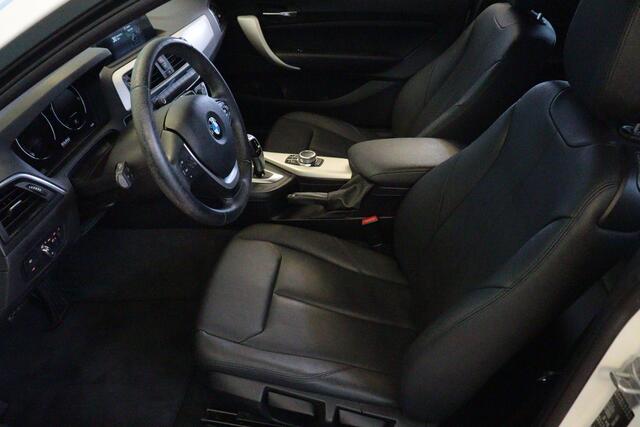 BMW 1-SERIE 118i Executive Automaat | NAVI | CLIMA | PDC ACHTER | CRUISE | LEER |