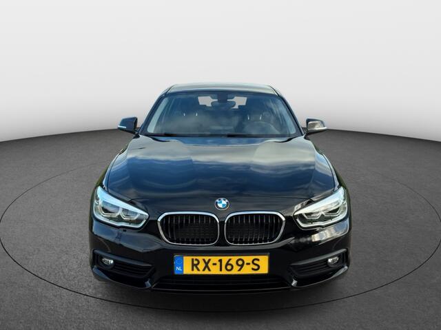 BMW 1-SERIE 118i Executive Aut [ Nav Pdc Cruise ]