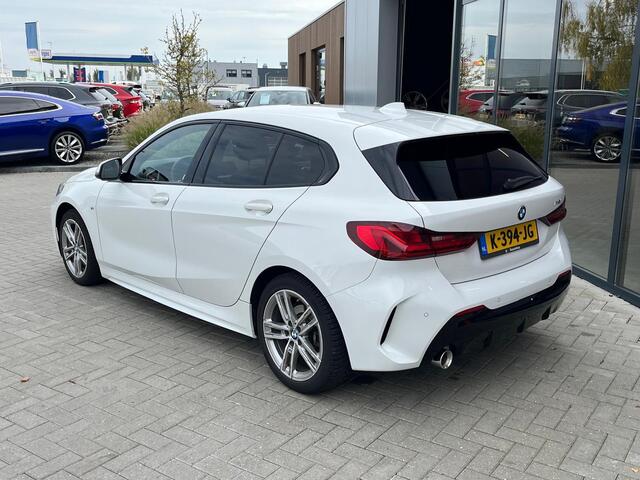 BMW 1-SERIE 118i Executive Edition 140 Pk | Sportstoelen | Cruise Control | LED | Climate Control | Navigatiesysteem | Digitaal Dashboard | Parkeersensoren | 17 Inch