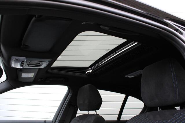 BMW 1-SERIE 118i M Sport Schuifdak | Camera | Driving Assistant Professional | Harman Kardon | LED | PDC | Comfort Access | ACC