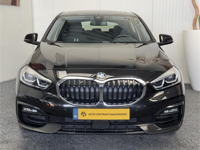 BMW 1-SERIE 120 M SPORT DESIGN EDITION NAVIGATIE CRUISE CONTROL STOEL EN STUURVERWARMING PANORAMA SCHUIF/KANTELDAK BLUETOOTH TELEFOON APPLE CARPLAY/ANDROID RIJSTROOKSENSOREN PDC ZEER MOOI !! 3010