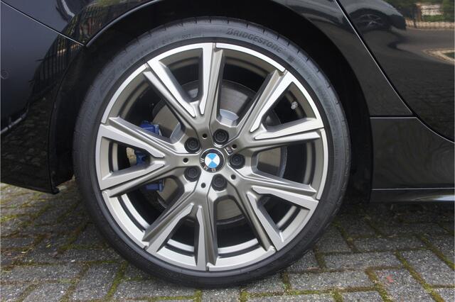 BMW 1-SERIE M135i xDrive High Executive Panoramadak, Head up