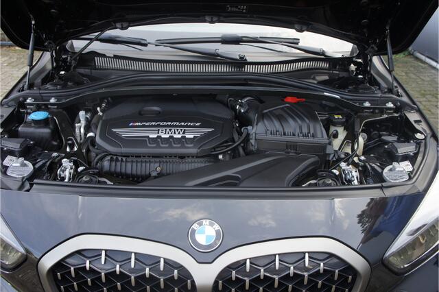 BMW 1-SERIE M135i xDrive High Executive Panoramadak, Head up