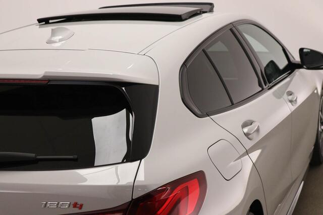 BMW 1-SERIE 128ti High Executive | COMFORT / PARKING- PACK | PANORAMADAK | STUURVERWARMING