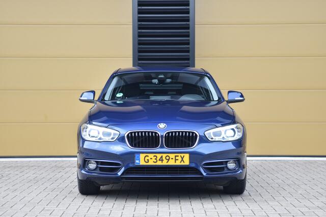 BMW 1-SERIE 120i High Executive * Sportstoelen * LED * Afneembare Trekhaak *
