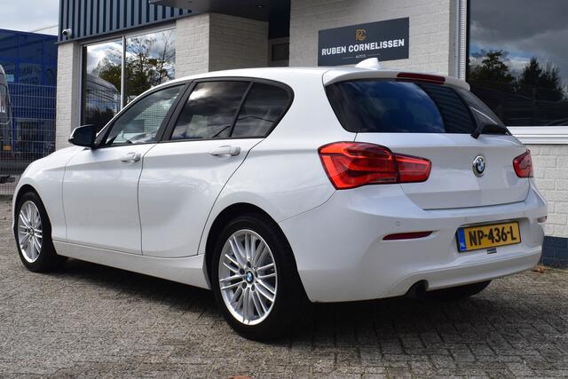 BMW 1-SERIE 118i Executive | Xenon | Navi. Prof | Aut. | NL AUTO | 17 inch