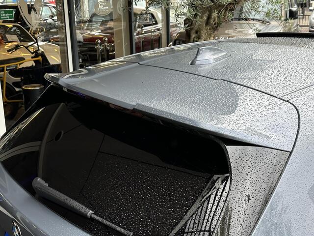 BMW 1-SERIE 120d High Executive M Pakket Panoramadak LED Ambient 17"LM