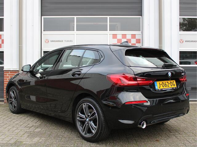 BMW 1-SERIE 118i Automaat 141PK Executive Edition Sport /NAVI/Camera/Lane assist/Sportstoelen/Half leder/17'LM/ACC/LED/Keyless/NAP! 1e eig!