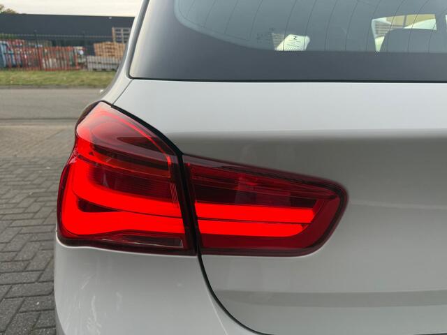 BMW 1-SERIE 116i Centennial High Executive | 1E EIGENAAR | 12MND GARANTIE | AIRCO | CRUISE | STOELVERWARMING | LMV |