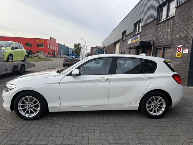 BMW 1-SERIE 116i Centennial High Executive | 1E EIGENAAR | 12MND GARANTIE | AIRCO | CRUISE | STOELVERWARMING | LMV |