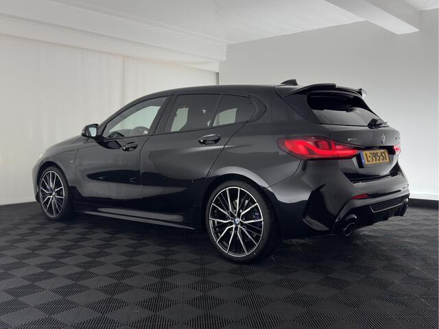 BMW 1-SERIE M135i xDrive High Executive Aut. *HEAD-UP | FULL-LED | HEATED-SPORTSEATS | SHIFT-PADDLES | DIGI-COCKPIT | NAVI-FULLMAP | DAB+ | PRIVACY-GLASS | AMBIENT-LIGHT | 19''ALU*