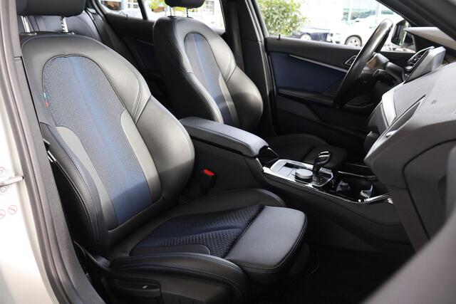 BMW 1-SERIE 118i Executive Edition | M Sportpakket | Parking Pack | Apple Carplay