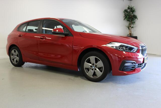 BMW 1-SERIE 118i Business Edition | NL-AUTO+N.A.P! | LED | CLIMA | CRUISE | PDC | LMV | NAVIGATIE | DAB | CARPLAY |