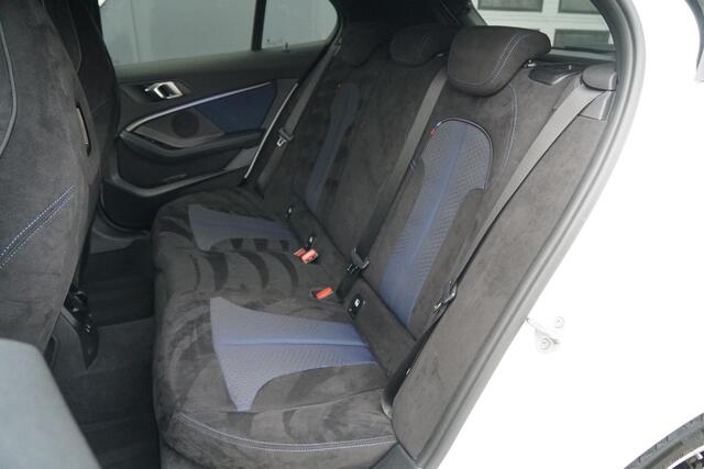 BMW 1-SERIE 118i M-Sport Plus + KUIPSTOELEN / CAMERA / SFEERVERLICHTING