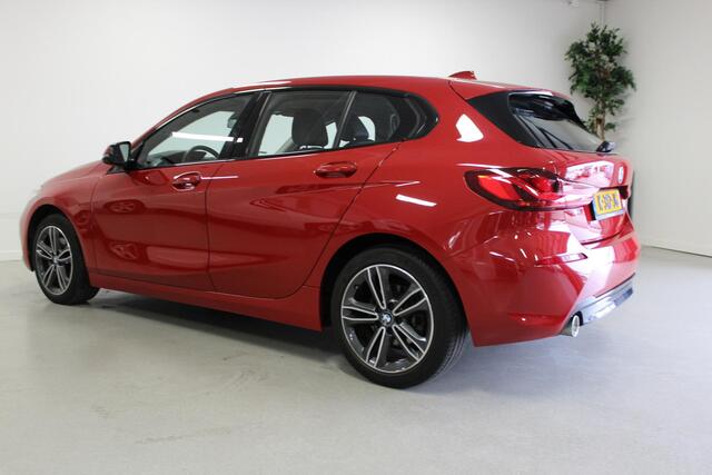 BMW 1-SERIE 116d Executive Edition | NL-AUTO+N.A.P! | NAVIGATIE | 17'LMV | CARPLAY | CLIMA | SFEER | CRUISE | LED |