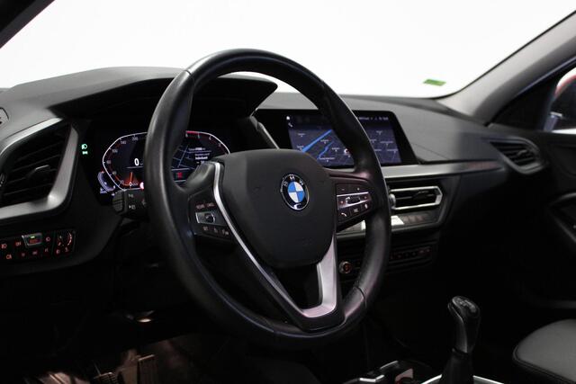BMW 1-SERIE 116d Executive Edition | NL-AUTO+N.A.P! | NAVIGATIE | 17'LMV | CARPLAY | CLIMA | SFEER | CRUISE | LED |