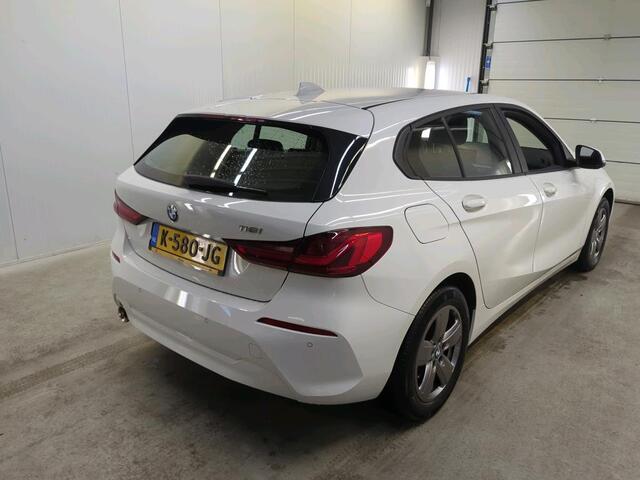 BMW 1-SERIE 118i Executive Edition | Navi Prof. | Carplay | Virtual Cockpit | DAB | PDC