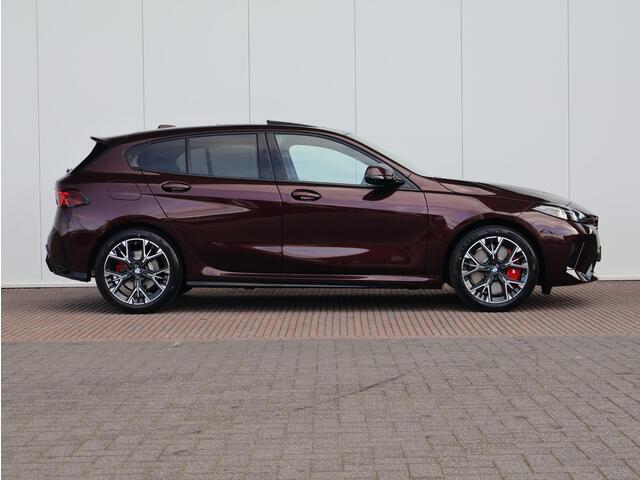 BMW 1-SERIE 120 M Sportpakket Pro/ Innovation Pack/ Stuurwielrand verwarmd/ Comfort Access/ Panoramadak/ Sportstoelen/ Harman-Kardon/ Driving Assistant Plus