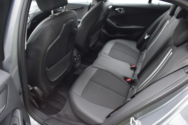 BMW 1-SERIE 118i Sport Line 1.5 100kW Automaat/Navigatie/carplay/stoelverwarming/btw auto