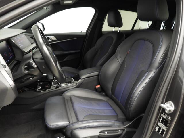 BMW 1-SERIE 5-deurs 118i | M-Sportpakket | LED | Navigatie | Sportstoelen | Shadow line | DAB | Hifi speakers | Alu 17 inch