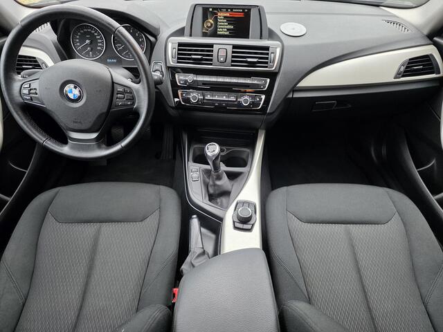 BMW 1-SERIE 136PK/Apple Carplay/Cruise Control/Stoelverw./18'' LMV/Bluetooth/Multifunctioneelstuurwiel/Isofix/(MET GARANTIE*)