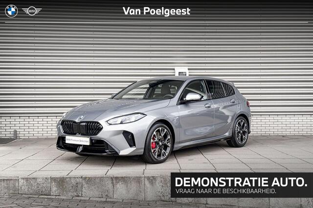 BMW 1-SERIE 120 M Sportpakket Pro / Premium Pack / Getinte ruiten / Stuurwielrand verwarmd / Comfort Access / Achteruitrijcamera / Driving Assistant