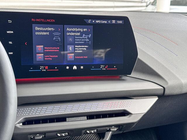 BMW 1-SERIE 120 M Sportpakket Pro / Premium Pack / Getinte ruiten / Stuurwielrand verwarmd / Comfort Access / Achteruitrijcamera / Driving Assistant