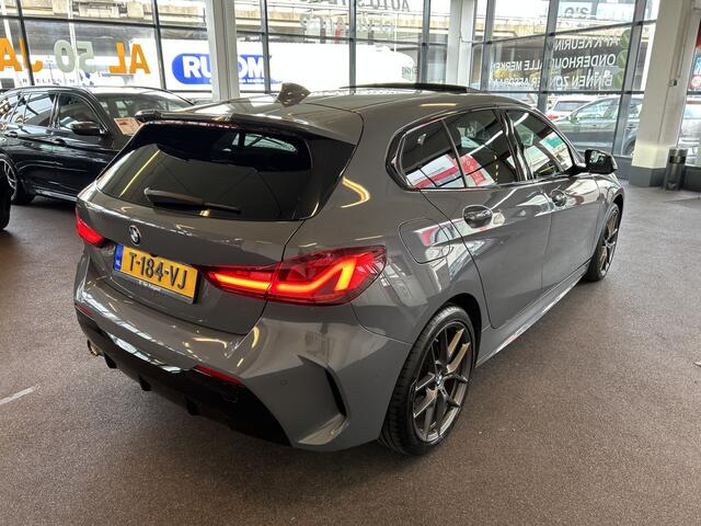 BMW 1-SERIE 118i M Sport | Panoramadak | Dealer onderhouden | Nederlands geleverd | Achteruitrijcamera | Digital dashboard | Cruise control | Climate control | Elek. inklapbare spiegels | Adaptief onderstel