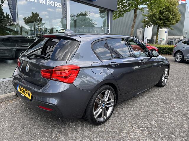 BMW 1-SERIE 118i Corporate Lease High Executive M Sport Automaat | M-Sport | Origineel Carplay | Vol leder Sportstoelen | M-Stuur | Draadloos laden | Stoelverwarming | etc. etc.