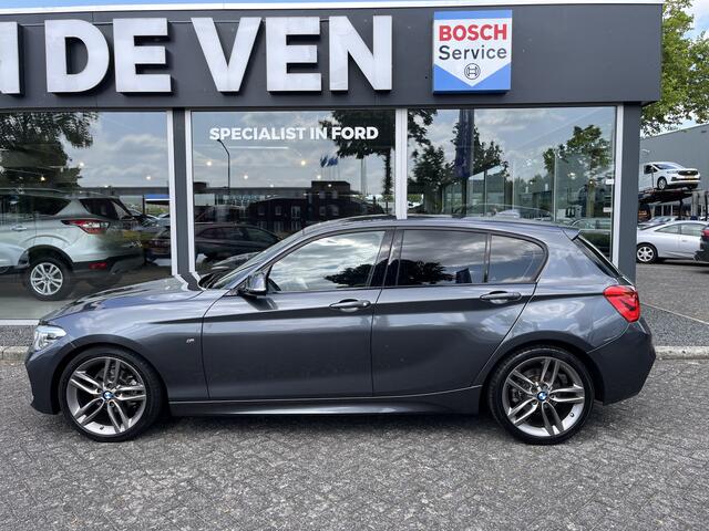 BMW 1-SERIE 118i Corporate Lease High Executive M Sport Automaat | M-Sport | Origineel Carplay | Vol leder Sportstoelen | M-Stuur | Draadloos laden | Stoelverwarming | etc. etc.