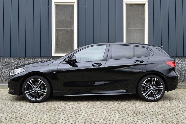 BMW 1-SERIE 118i M-Sport Rijklaarprijs-Garantie Leder Sport Interieur Navigatie Apple Carplay Led Airco