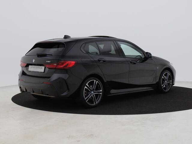 BMW 1-SERIE 118i M-Sport | PANO | CAMERA | STOEL- EN STUURVERW.