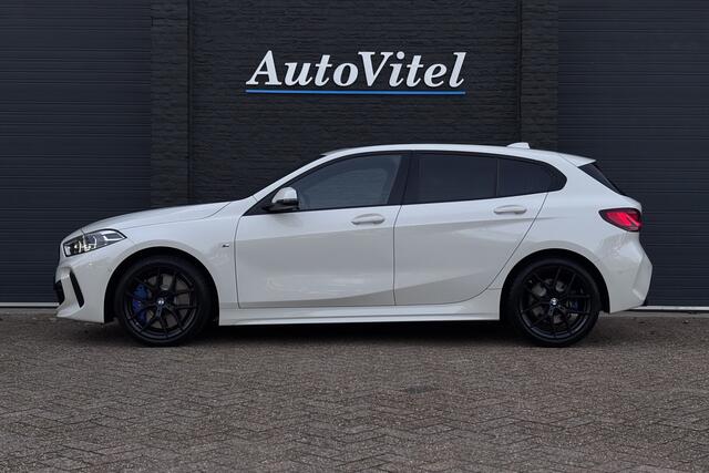 BMW 1-SERIE 118i M-sport | Panodak | M-Kuipstoelen | M-performance Wheels | Stoel+Stuurverwarming | Comfort Access | Trekhaak
