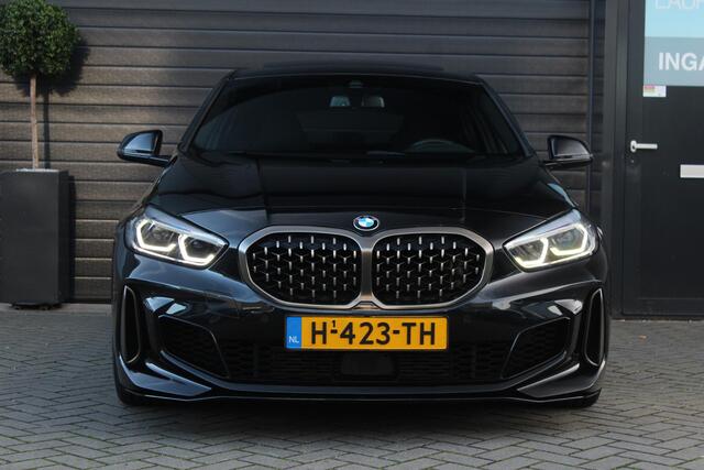 BMW 1-SERIE M135i xDrive High Executive Edition | Panorama dak | H+K | BLIS | HUD | Bomvol!