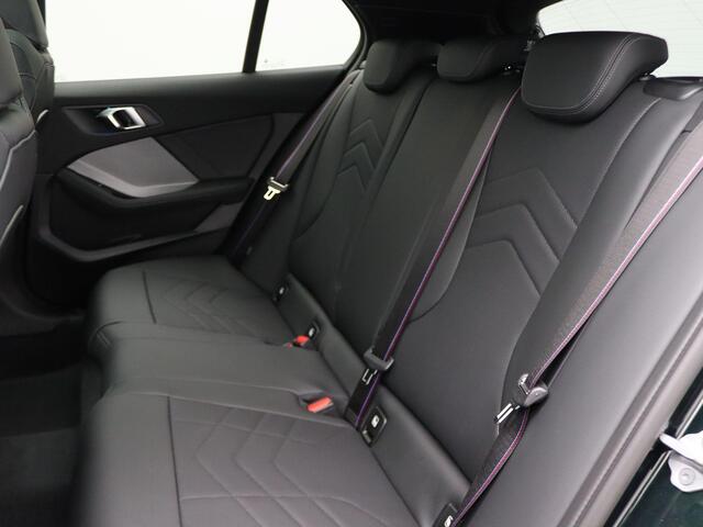 BMW 1-SERIE Sserie 120 M Sportpakket Pro | Premium Pack | Stuurwielrand Verwarmd | M Adaptief onderstel | Panoramadak | Driving Assistant | DAB | Harman Kardon | 19''