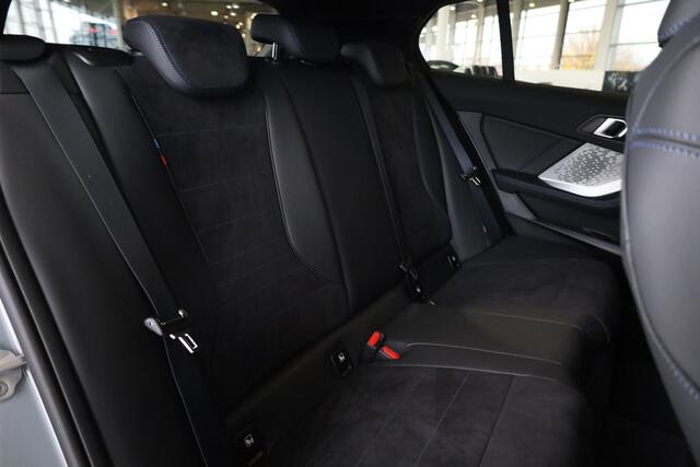 BMW 1-SERIE 120 | M Sportpakket | Premium Pack | Achteruitrijcamera | Adaptieve LED | Voorstoelen verwarmd