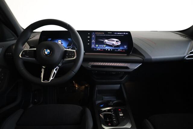 BMW 1-SERIE 120 | M Sportpakket | Premium Pack | Achteruitrijcamera | Adaptieve LED | Voorstoelen verwarmd