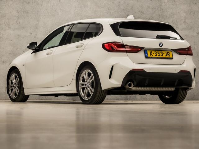 BMW 1-SERIE 118i M Sport High Executive Automaat (APPLE CARPLAY, M PAKKET, GROOT NAVI, LEDER, STOELVERWARMING, SPORTSTOELEN, LANE ASSIST, CRUISE, DAB+, NIEUWSTAAT)