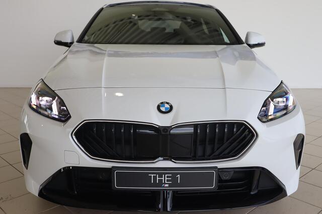 BMW 1-SERIE 123 xDrive 5-deurs | M Sportpakket Pro | Alcantara | Head-Up | Harman Kardon | Adaptieve Cruise Control | 360 Camera | Stoel & Stuurwielverwarming | Dodehoekdetectie | Comfort Access | Adaptieve LED