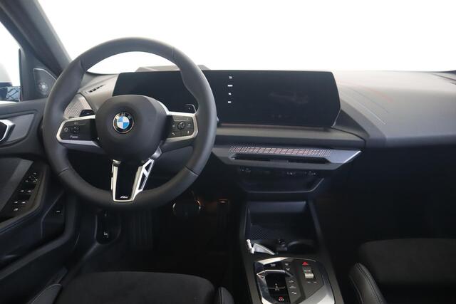 BMW 1-SERIE 123 xDrive 5-deurs | M Sportpakket Pro | Alcantara | Head-Up | Harman Kardon | Adaptieve Cruise Control | 360 Camera | Stoel & Stuurwielverwarming | Dodehoekdetectie | Comfort Access | Adaptieve LED