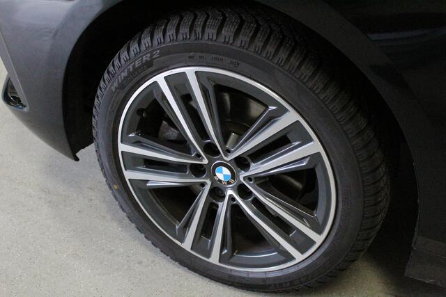 BMW 1-SERIE 118i Executive Edition | 17'LMV | LED | DAB-RADIO | CLIMA | PDC-V/A | NAVIGATIE | CARPLAY | KEYLESS |