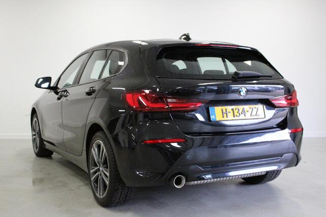 BMW 1-SERIE 118i Executive Edition | 17'LMV | LED | DAB-RADIO | CLIMA | PDC-V/A | NAVIGATIE | CARPLAY | KEYLESS |